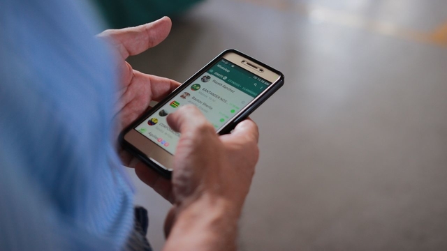 fitur terbaru dari whatsapp adalah bisa transfer uang, tapi baru bisa di india saja bro, di indonesia sendiri belum bisa